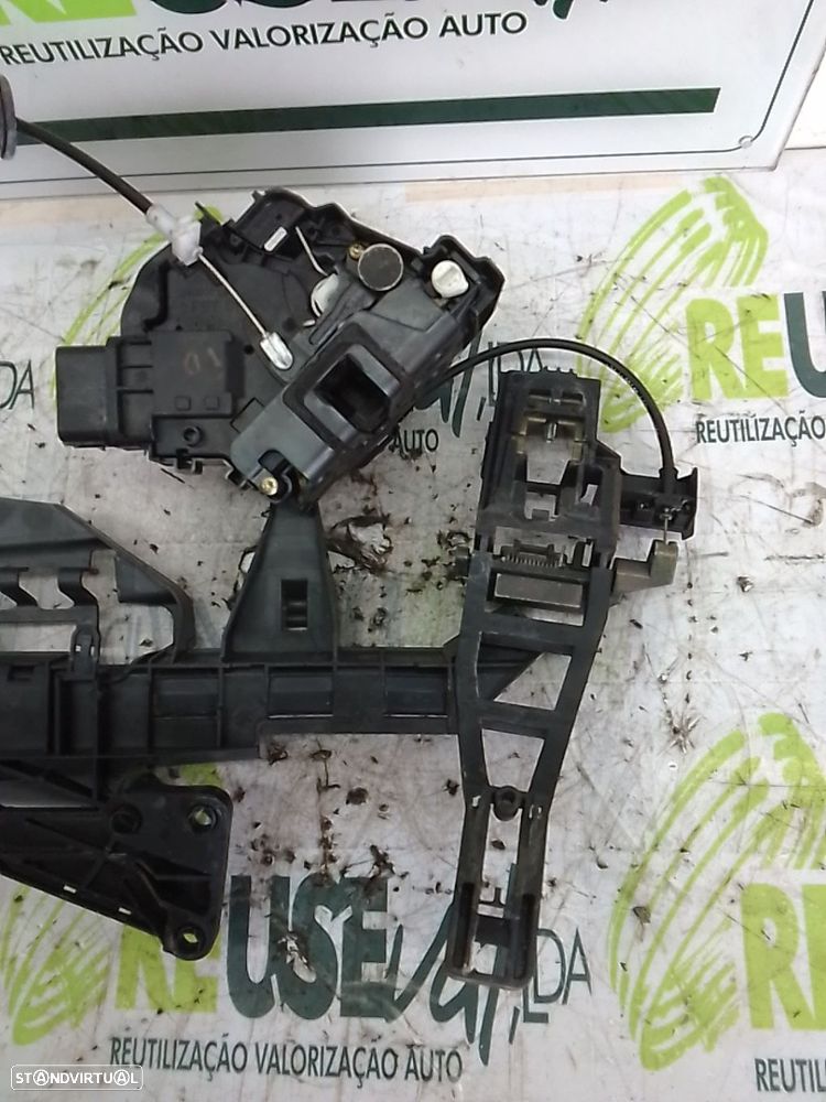 Fecho Da Porta Trás Dto Ford C-Max (Dm2) - 2