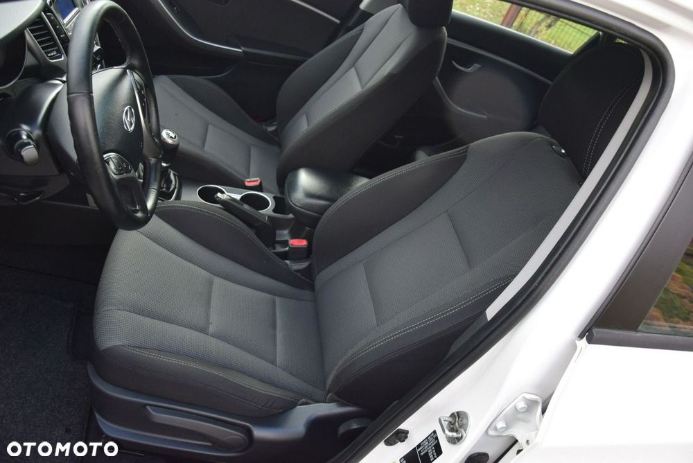 Hyundai i30 1.4 Classic + - 29