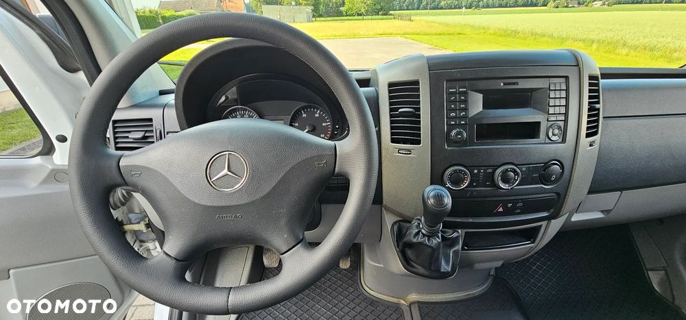 Mercedes-Benz Sprinter - 13