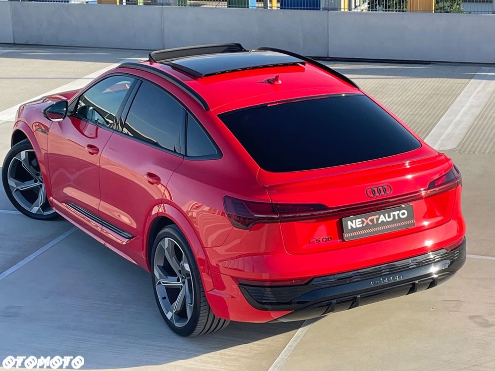 Audi Q8 Sportback e-tron - 4