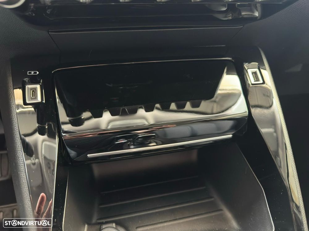 Peugeot 2008 1.2 PureTech Allure EAT6 - 14
