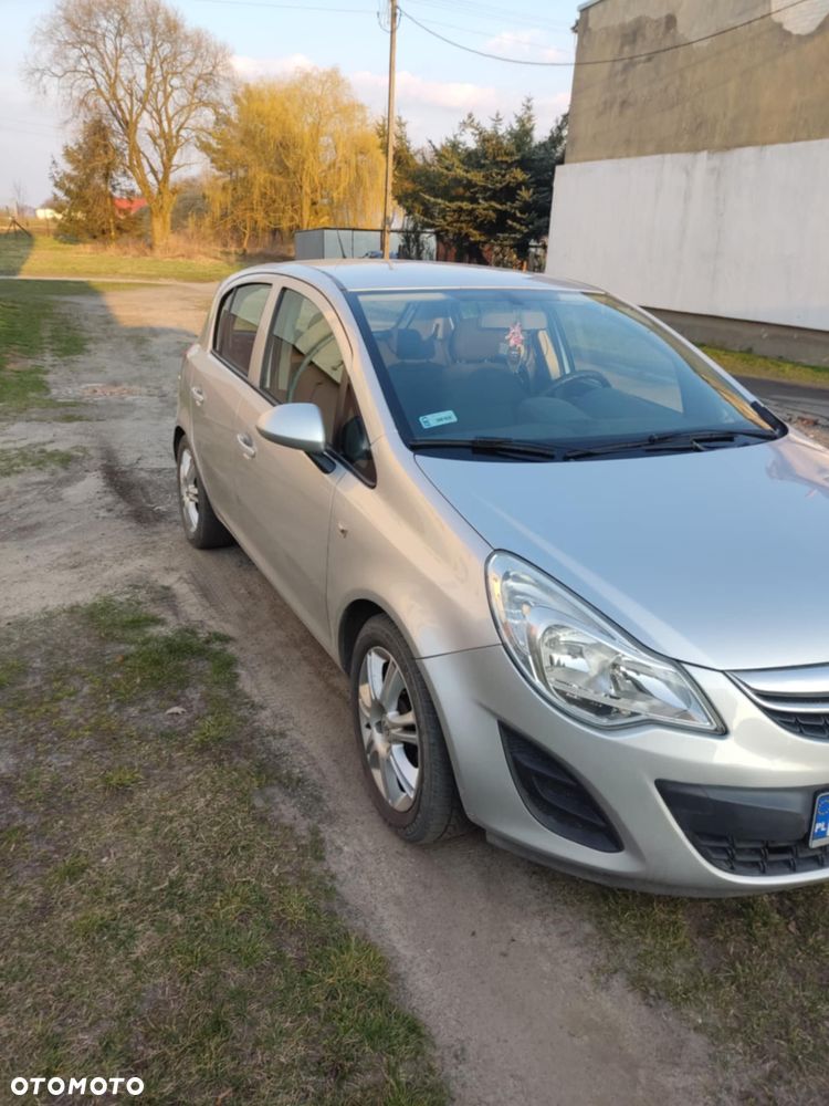 Opel Corsa 1.2 16V Cosmo - 2