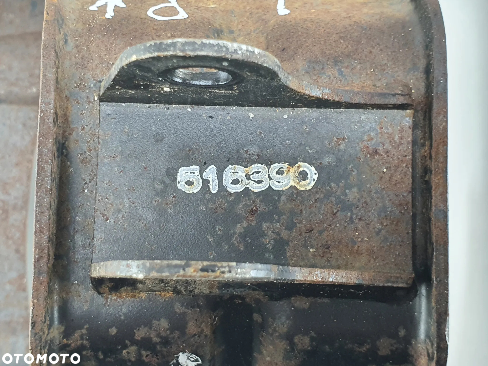WAHACZ LEWY PRZOD DOLNY SWORZEN  TGB BLADE 550 - 9