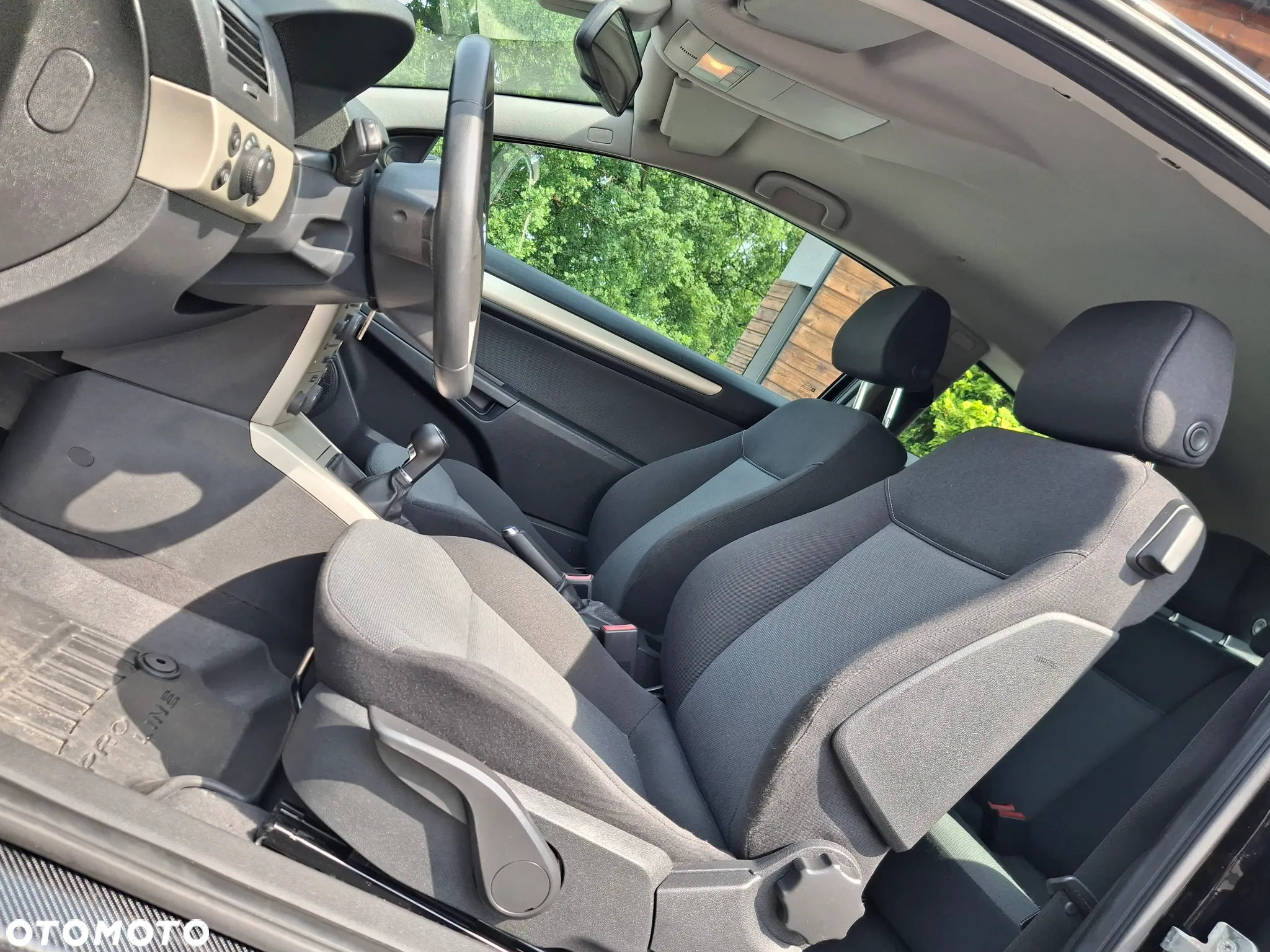 Opel Astra GTC 1.8 Innovation - 22