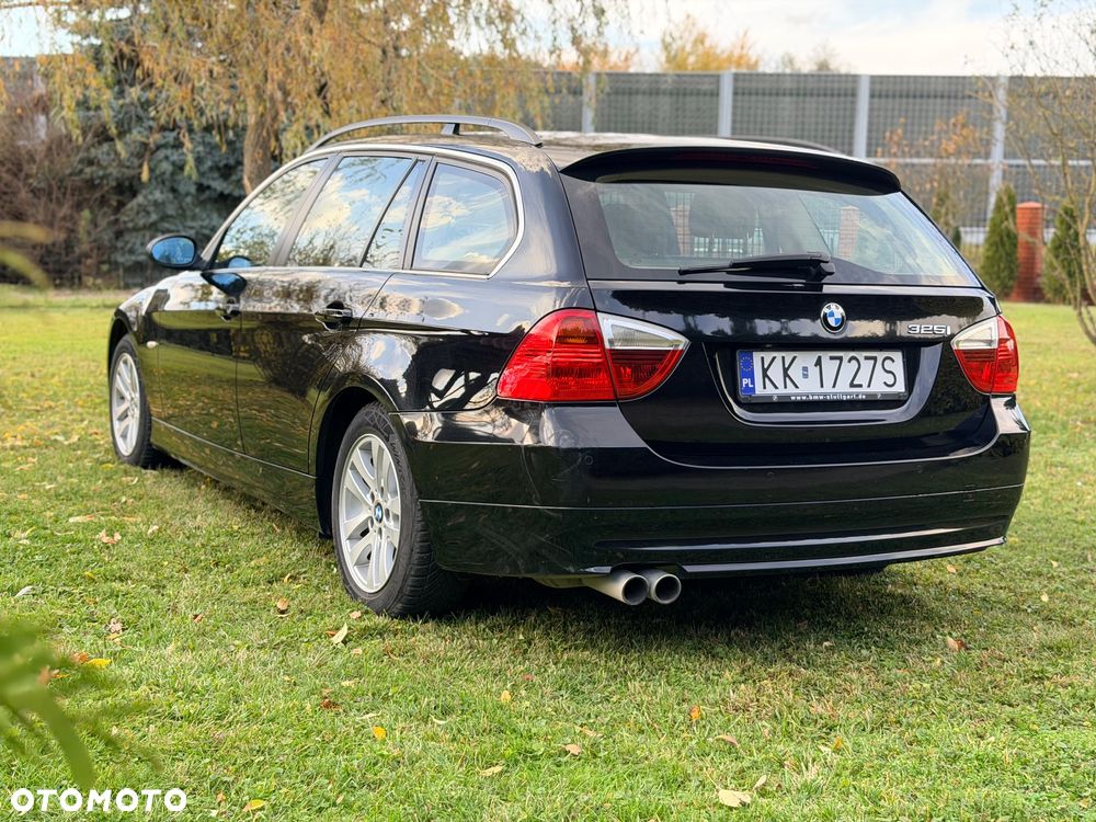 BMW Seria 3 325i - 6