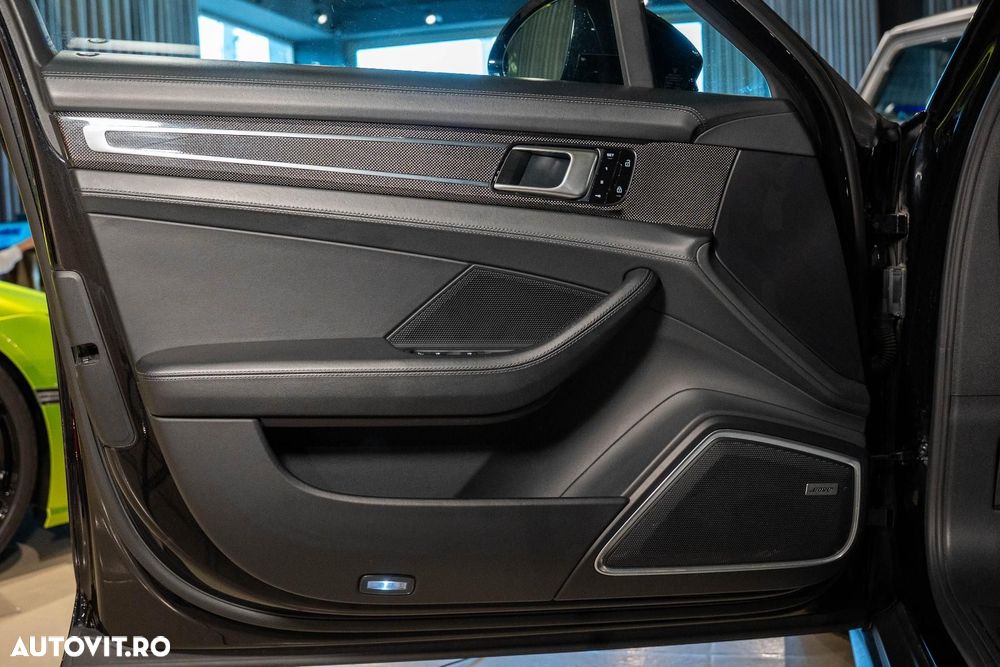 Porsche Panamera - 25
