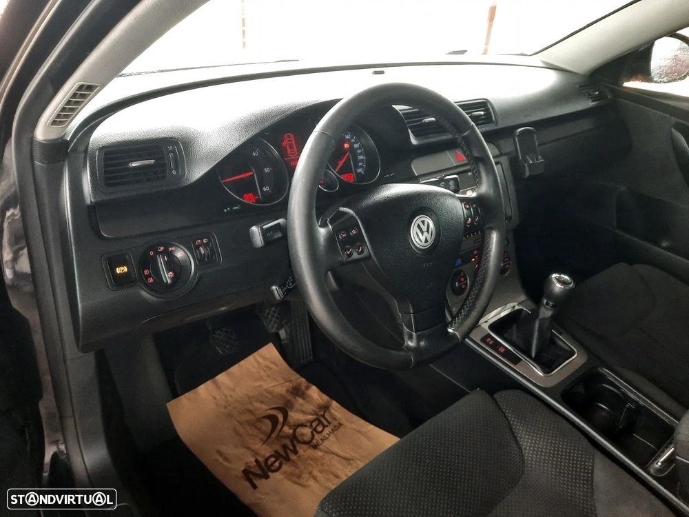 VW Passat Variant 2.0 TDi Confortline - 13