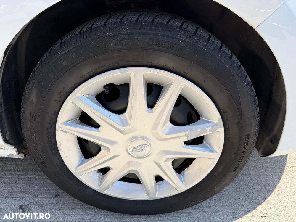 Ford Fiesta - 9