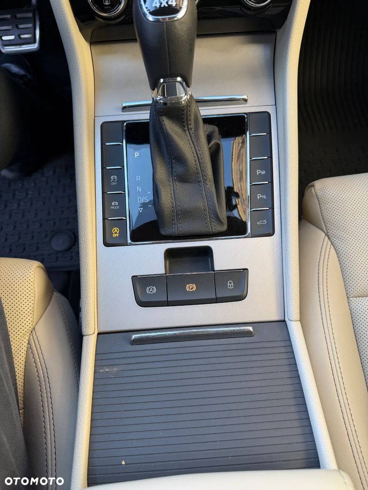 Skoda Superb 2.0 TSI 4x4 L&K DSG - 12