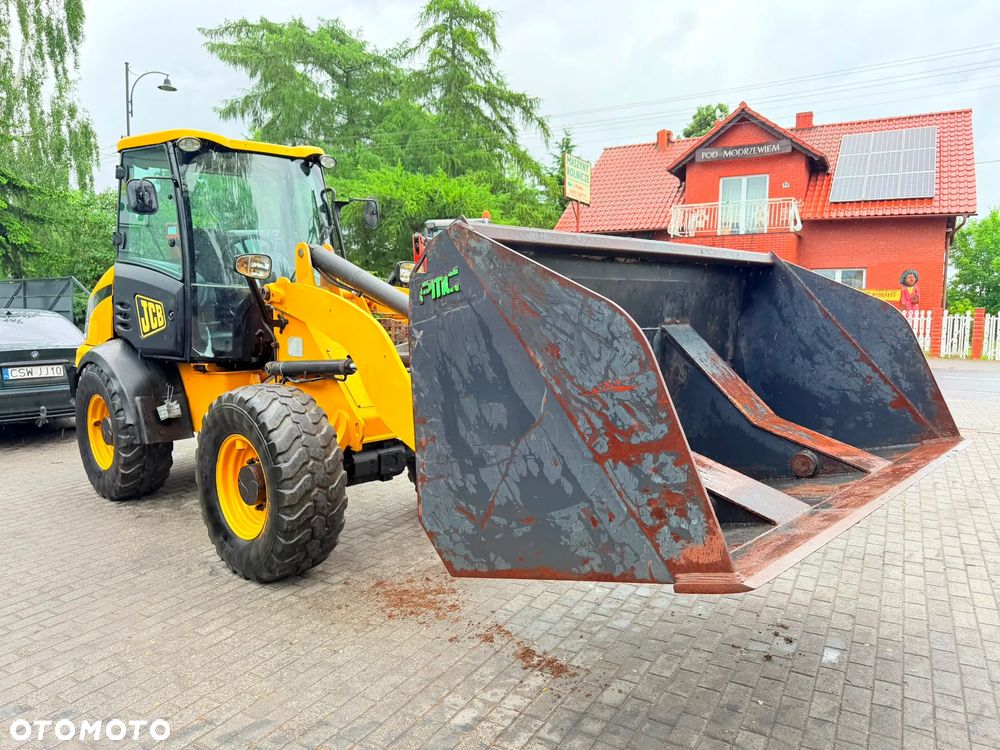 JCB 409 - 16
