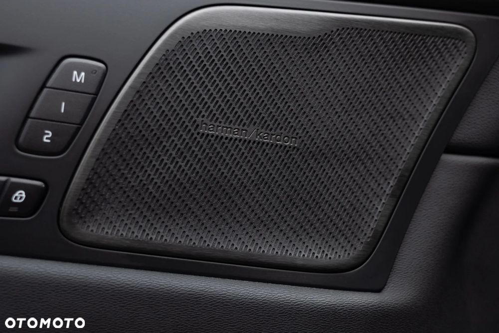 Volvo XC 60 B5 B AWD Plus Dark - 15