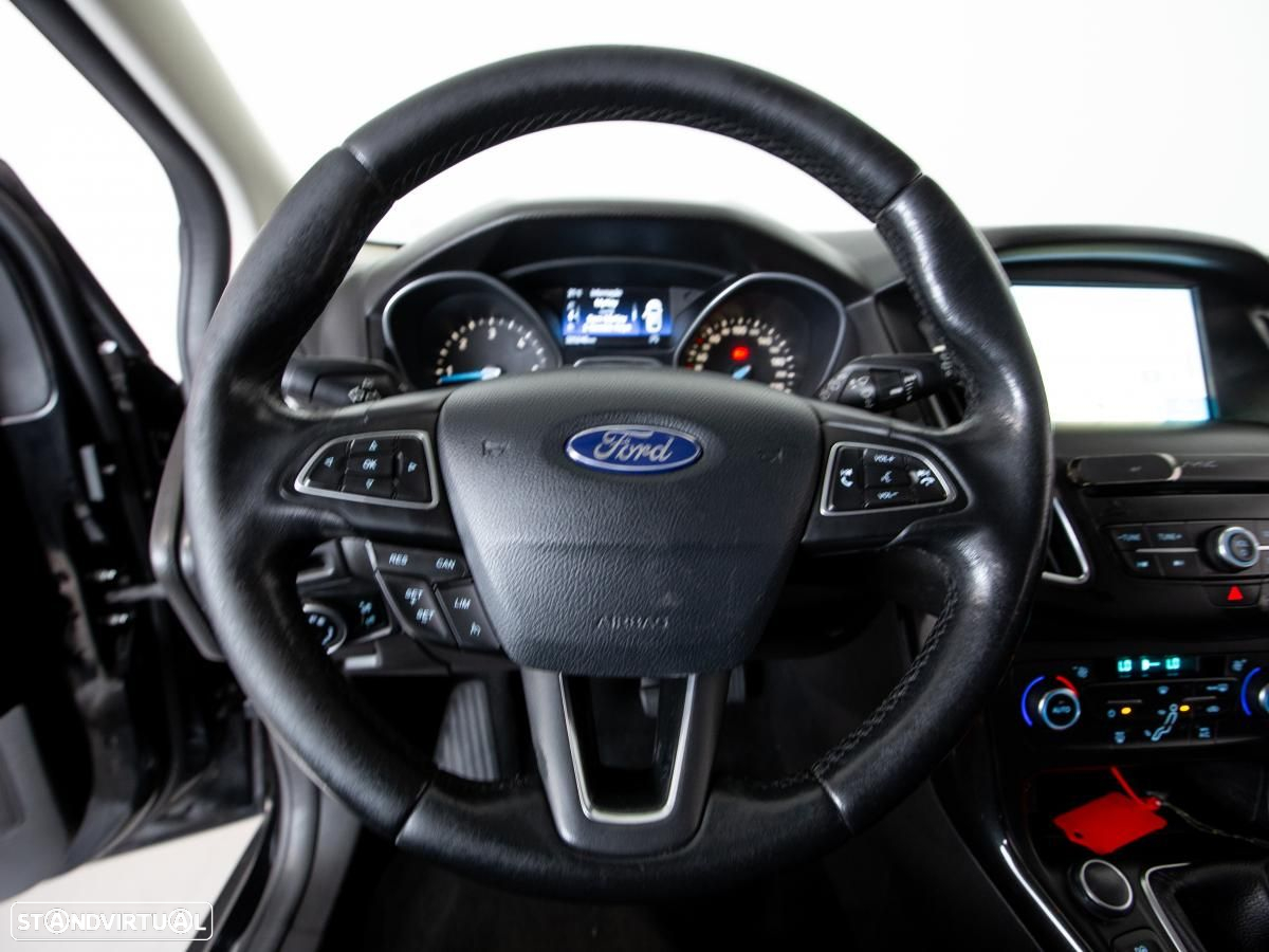 Ford Focus SW - 14
