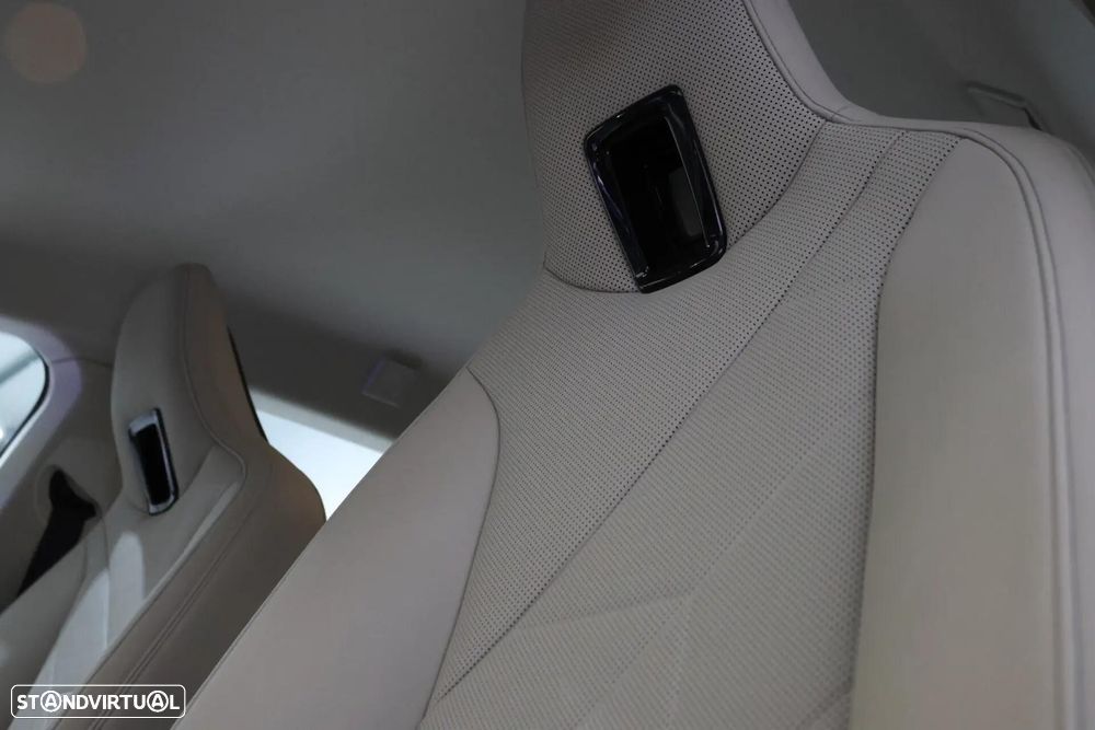 BMW iX xDrive 40 Pack Desportivo - 16
