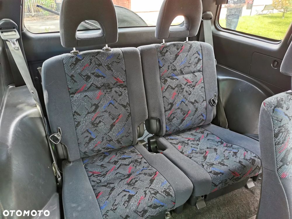 Toyota RAV4 - 16
