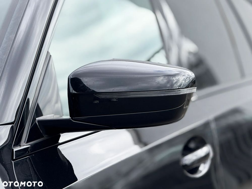 BMW Seria 3 318d Sport Line Shadow - 13