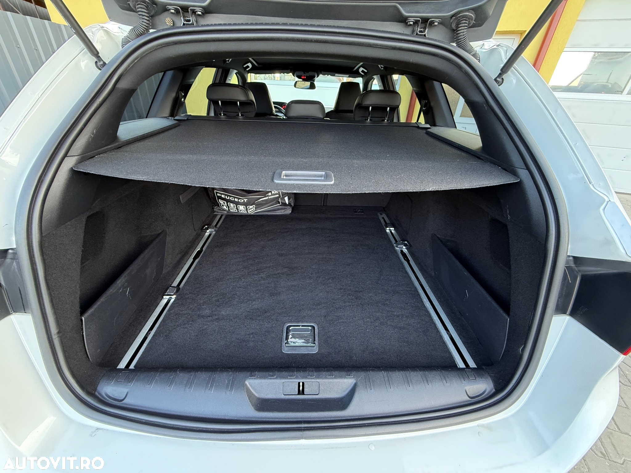 Peugeot 308 SW BlueHDi 180 EAT6 GT - 29