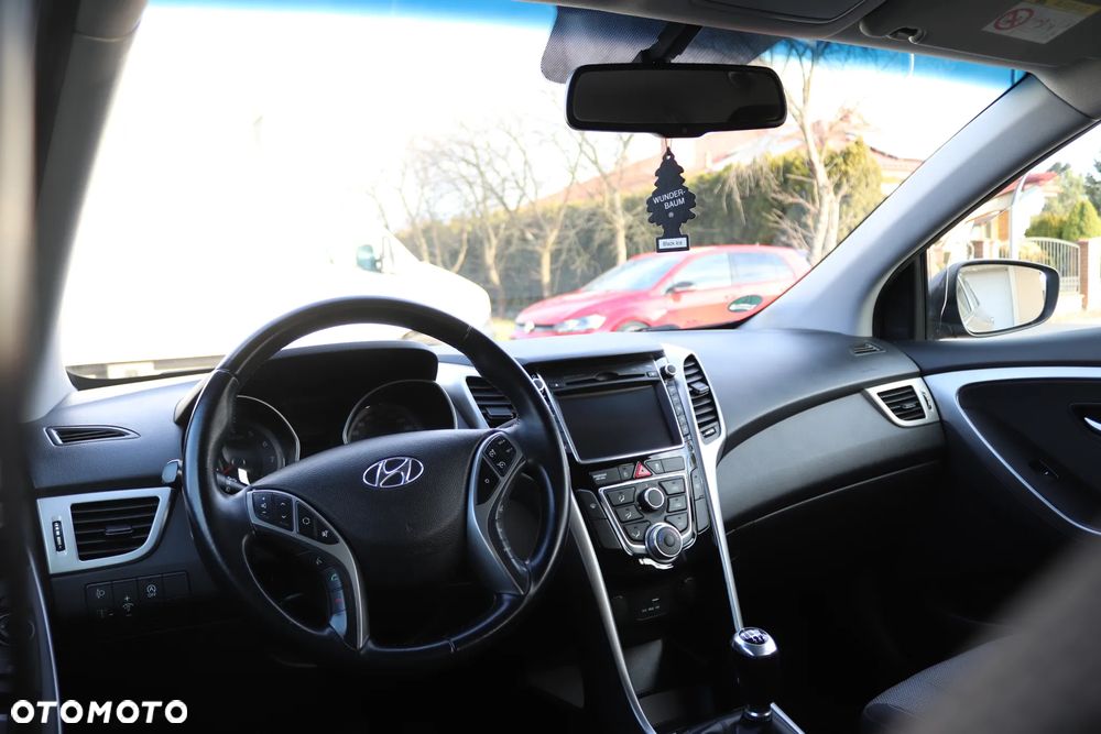 Hyundai i30 blue Kombi 1.6 GDi YES Gold - 27