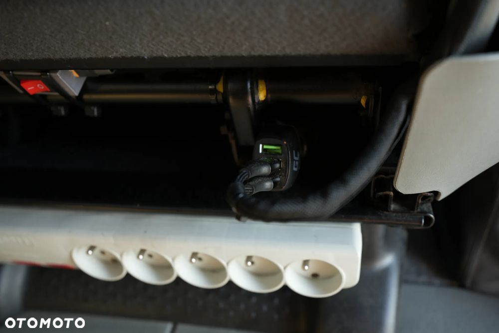 Renault Trafic Grand Passenger Black Edition - 31