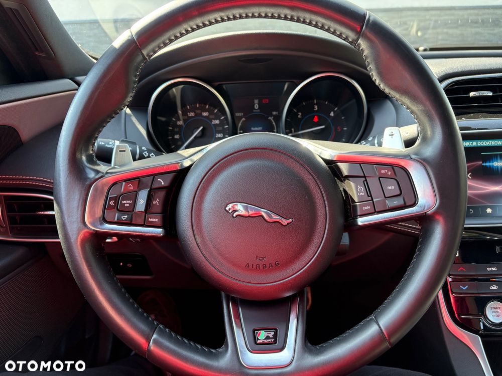 Jaguar XE 20d R-Sport Ingenium Edition - 19