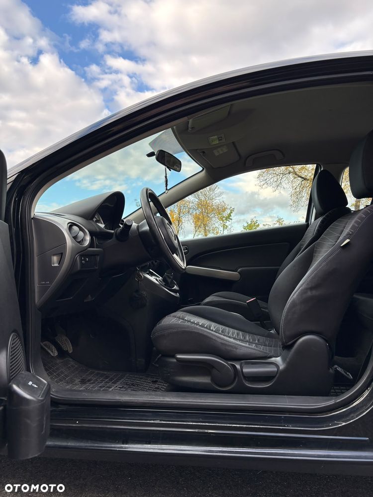 Mazda 2 - 9