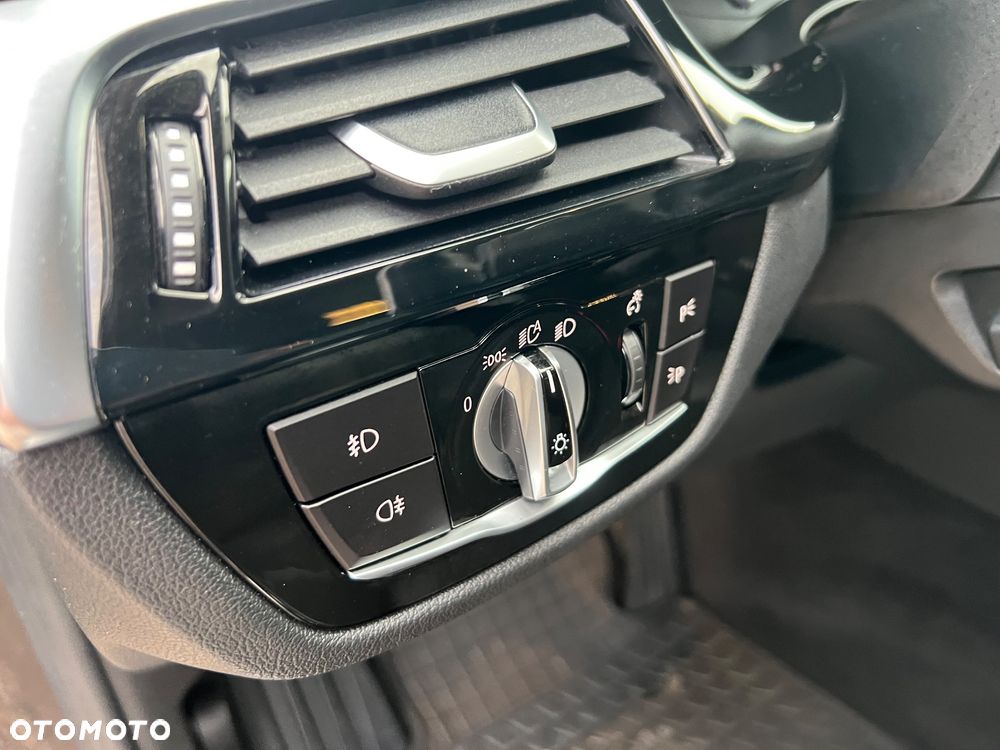 BMW Seria 5 520d Luxury Line sport - 13