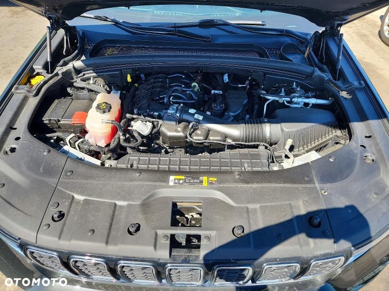 Jeep Grand Cherokee - 12