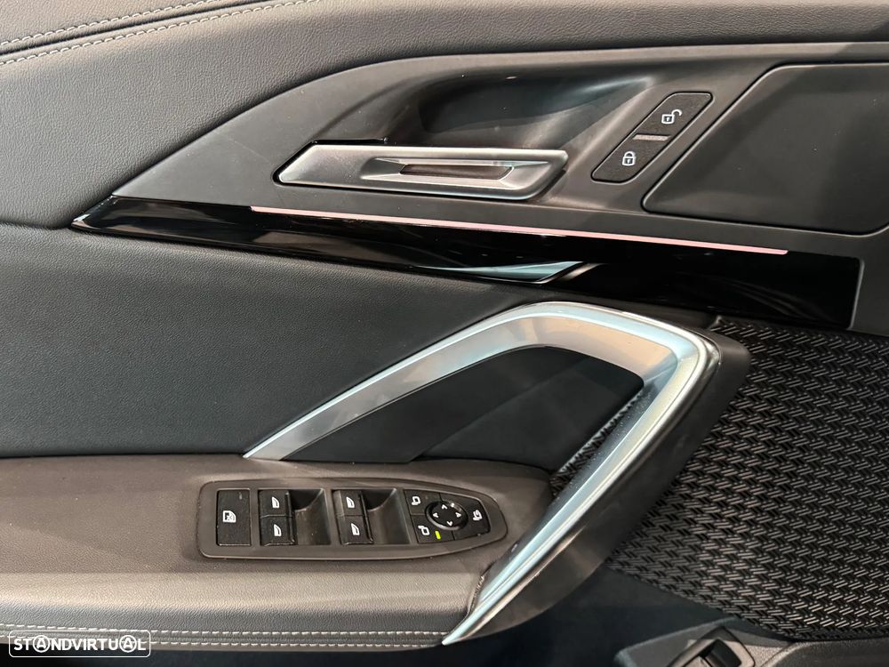 BMW iX1 eDrive20 xLine - 19