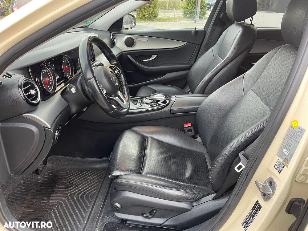 Mercedes-Benz E - 10