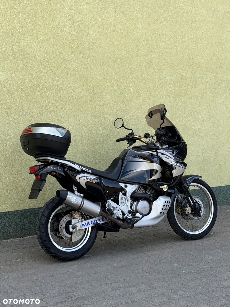 Honda XRV - 10