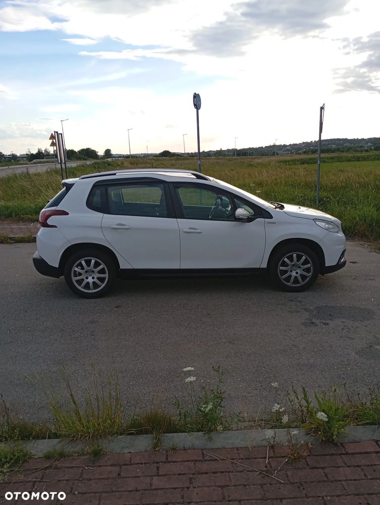 Peugeot 2008 1.6 BlueHDi Style - 3