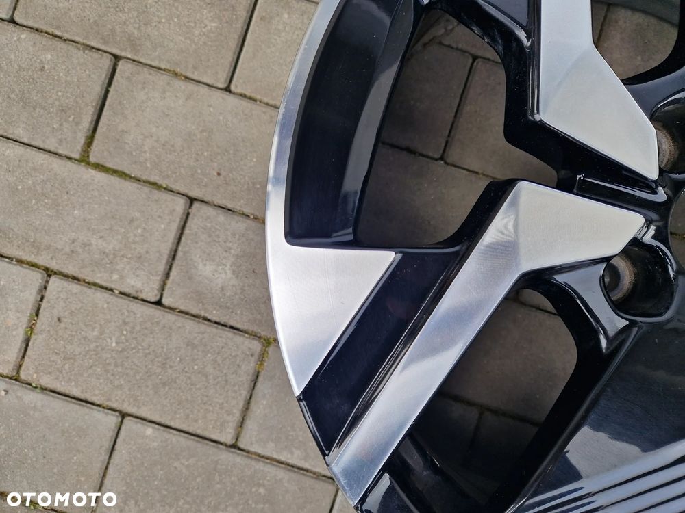 FELGA PEUGEOT 2008 II 6,5Jx17CH4 ET32 4x108 - 6