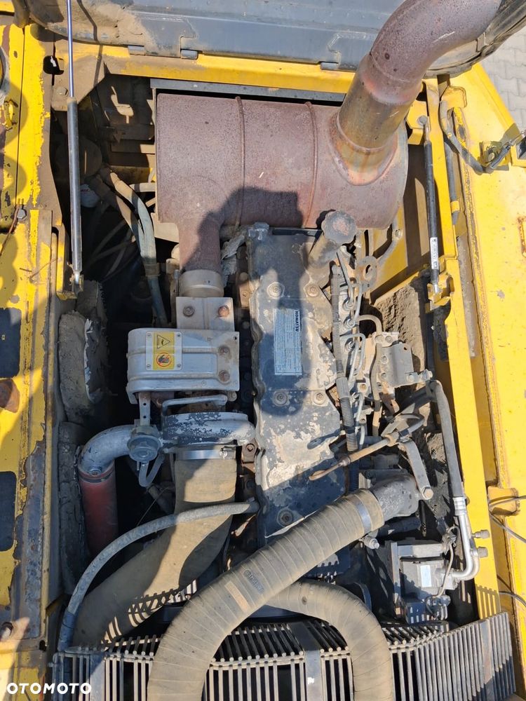Komatsu PW220-7E0 - 12