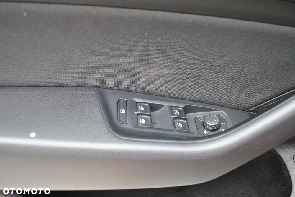 Volkswagen Passat 1.4 TSI (BlueMotion Technology) Comfortline - 25