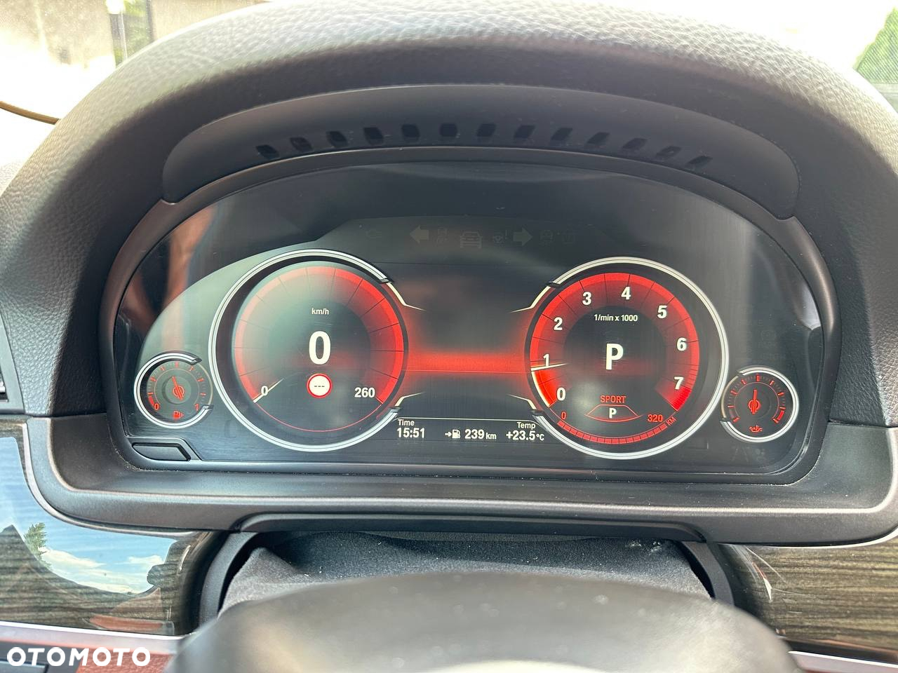 BMW Seria 5 528i xDrive Luxury Line - 28