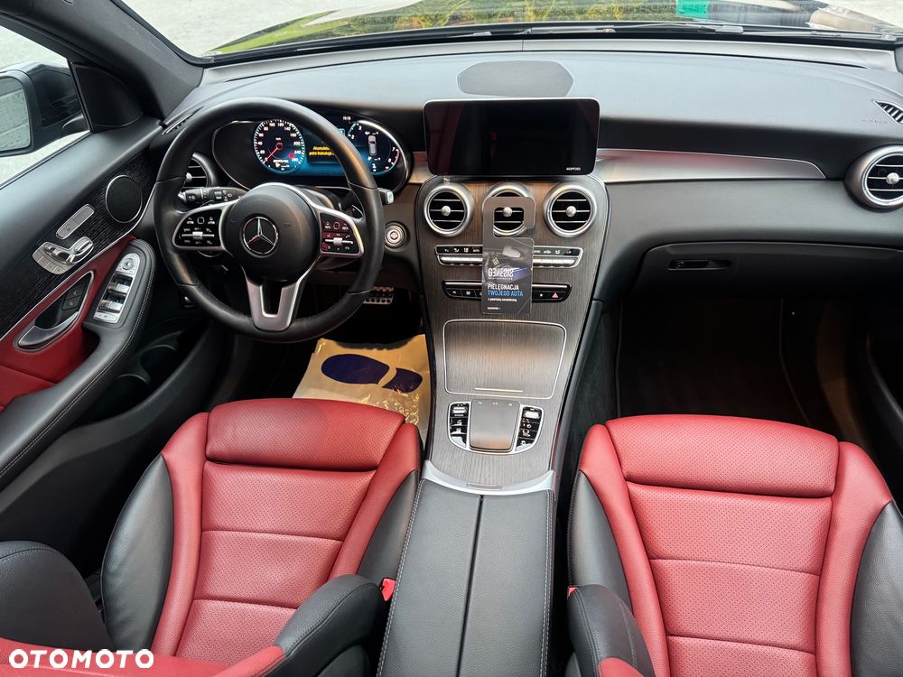 Mercedes-Benz GLC 300 4Matic 9G-TRONIC AMG Line Plus - 14