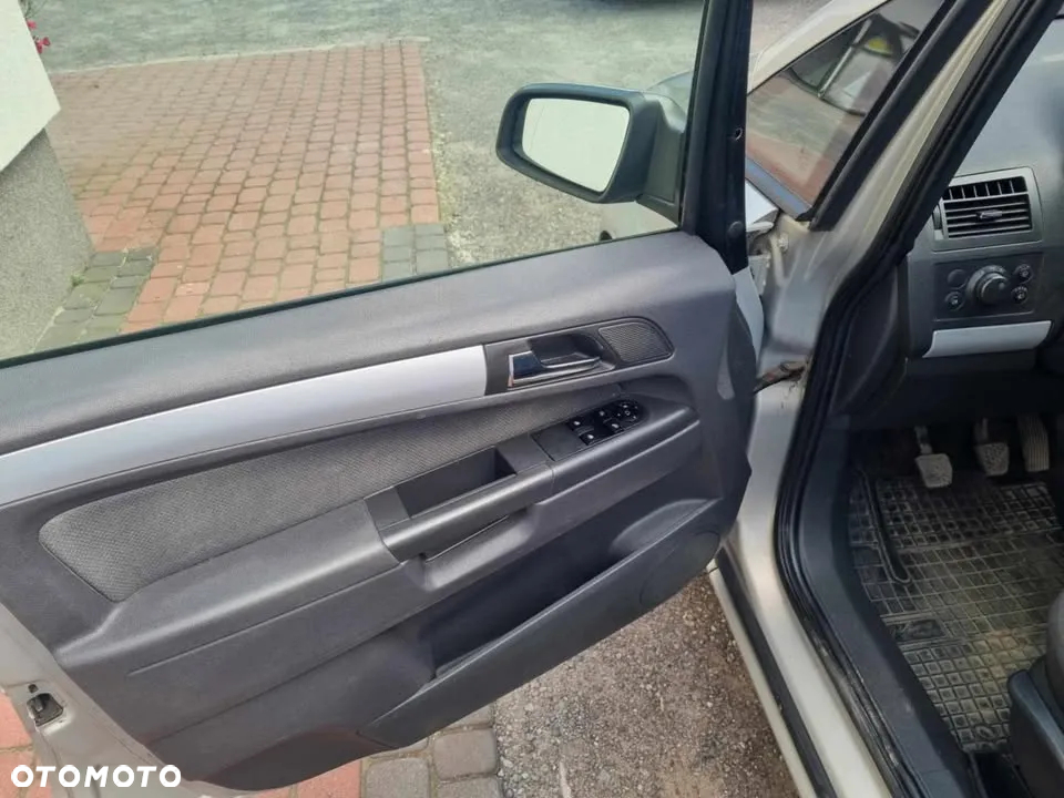Opel Zafira - 21