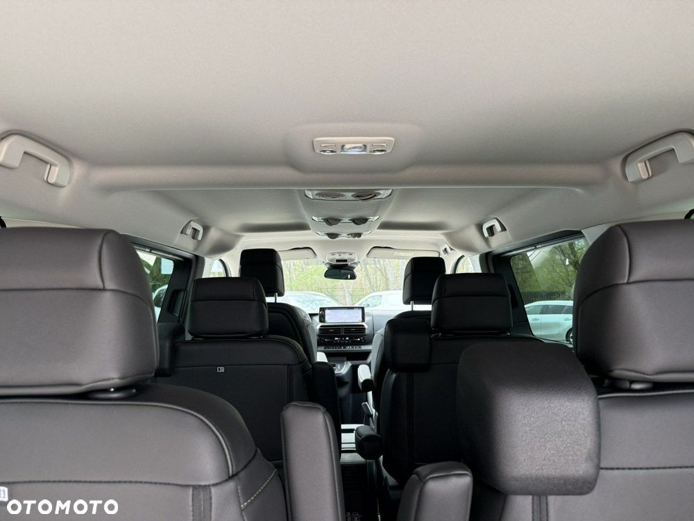 Peugeot Traveller - 32