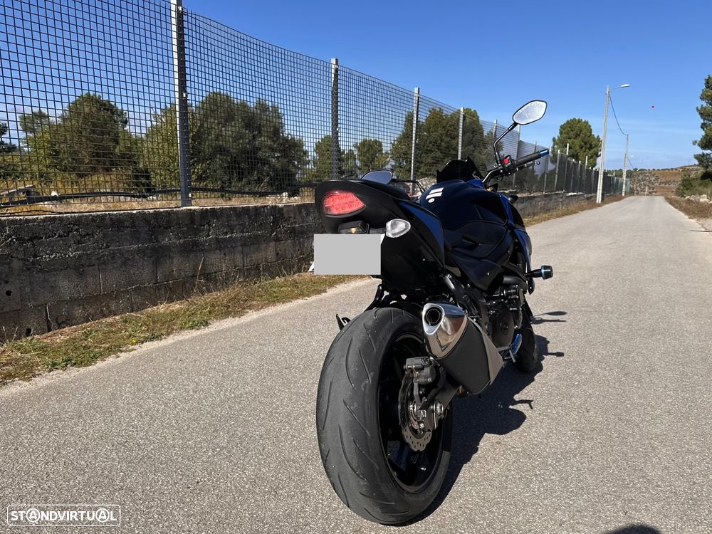 Suzuki GSX GSX-S750 - 11