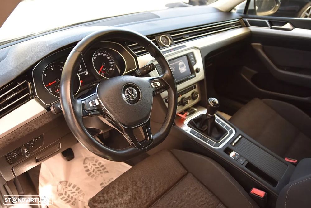 VW Passat 1.6 TDI Confortline - 20