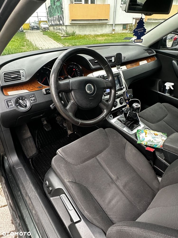 Volkswagen Passat - 13