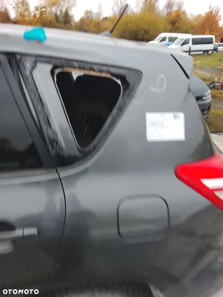 Toyota RAV4 - 13