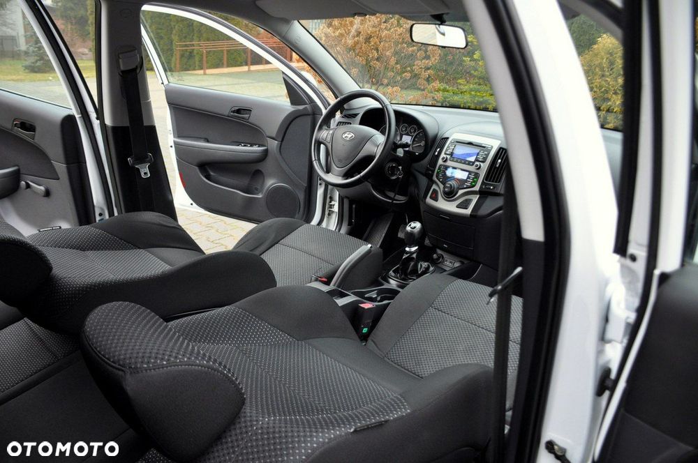 Hyundai i30 - 23