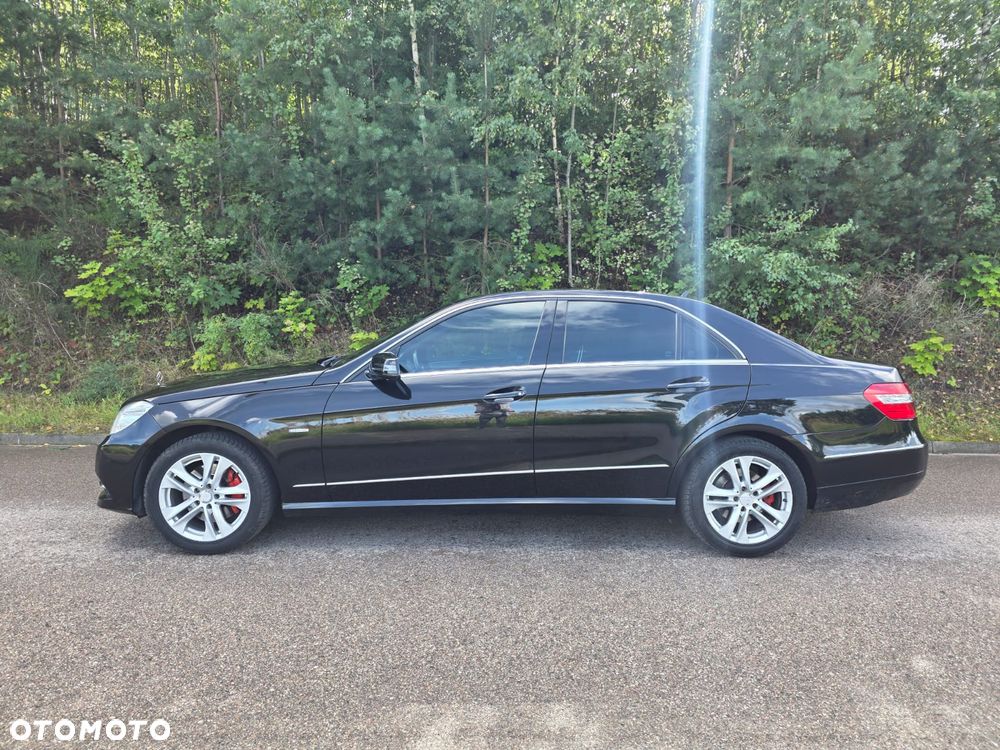 Mercedes-Benz Klasa E 300 CDI BlueEff Avantgarde - 4