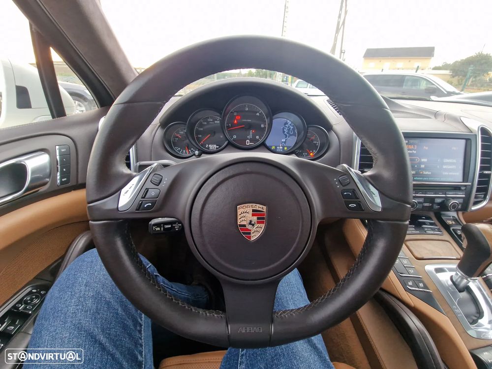 Porsche Cayenne - 14