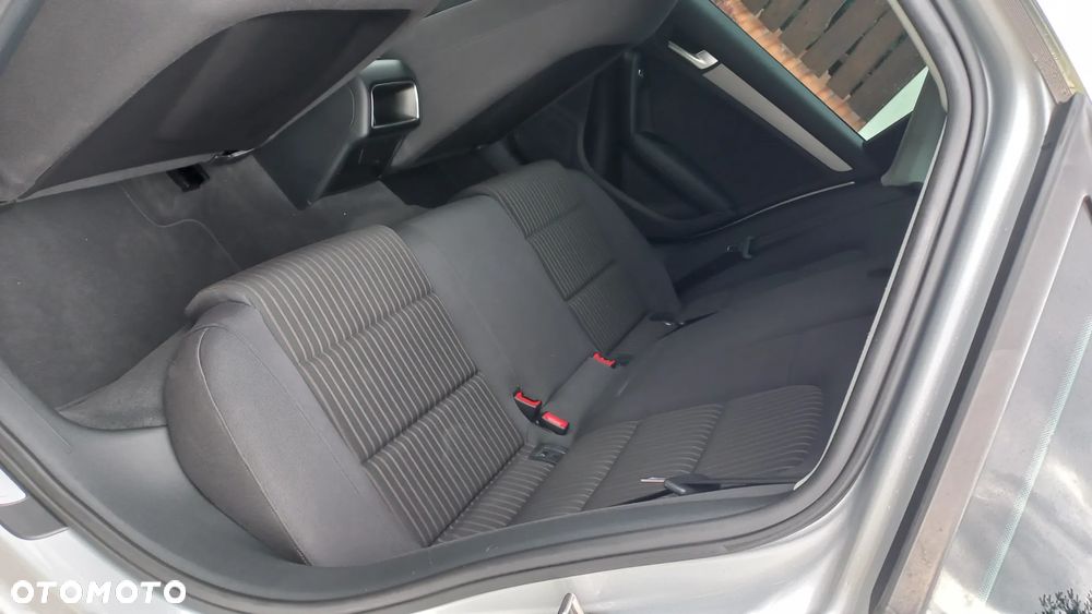 Audi A4 Limousine 1.8 TFSI Ambiente - 30