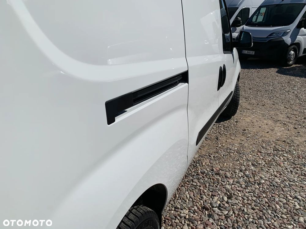 Fiat DOBLO POWER L2H2 MAXI XL Transport 2 Euro Palety Ładowność 961kg Hak 1300kg DMC 2510kg Homologacja cięż. VAT-1 Pakiet wyposażenia SX+ Podgrzewane fotele, Fabryczne radio, Halogeny, Podłokietnik, Parktroniki, Osłony przeciwbłotne, Metalowa osłona podwozia , Mocny Silnik  1600cm3 120KM MultiJet - 32