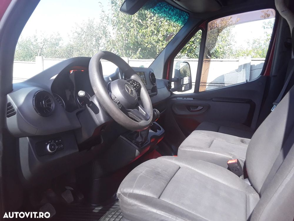 Mercedes-Benz Sprinter - 11