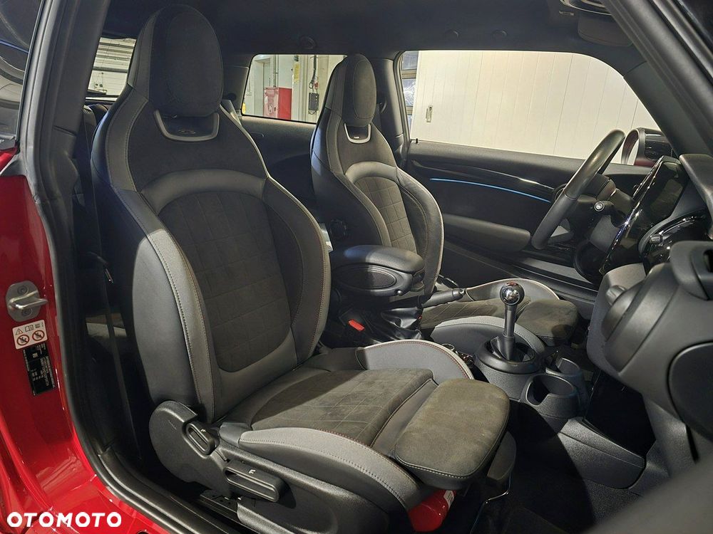 MINI John Cooper Works - 18