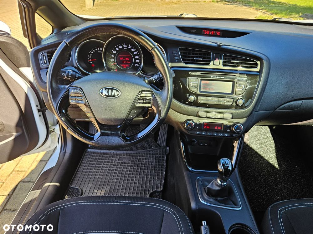 Kia Ceed 1.6 GDI Business Line - 23