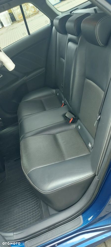 Toyota Avensis 1.8 Premium MS - 16